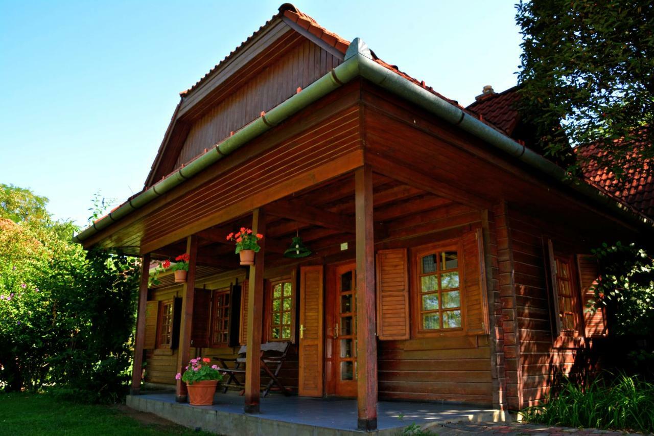 皮利什 Sipito Pihenopark酒店 外观 照片